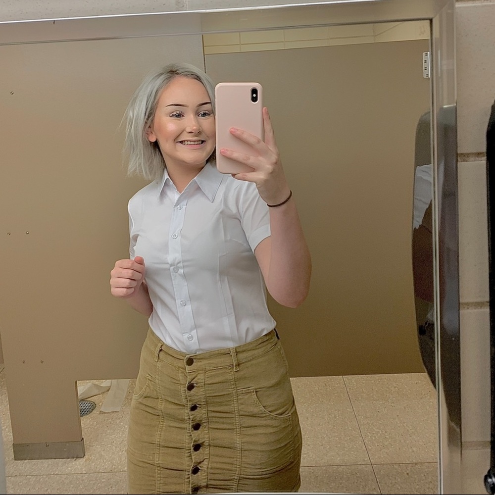 🦋 3/$20 Basic Button-Up White Sheer Blouse